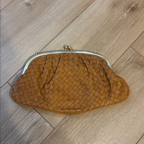 Tan Urban Outfitters Woven Purse Gold Hardware - Picture 12 of 13
